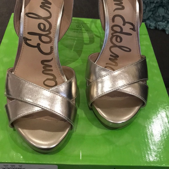 Golden heels💫 - Picture 2 of 8